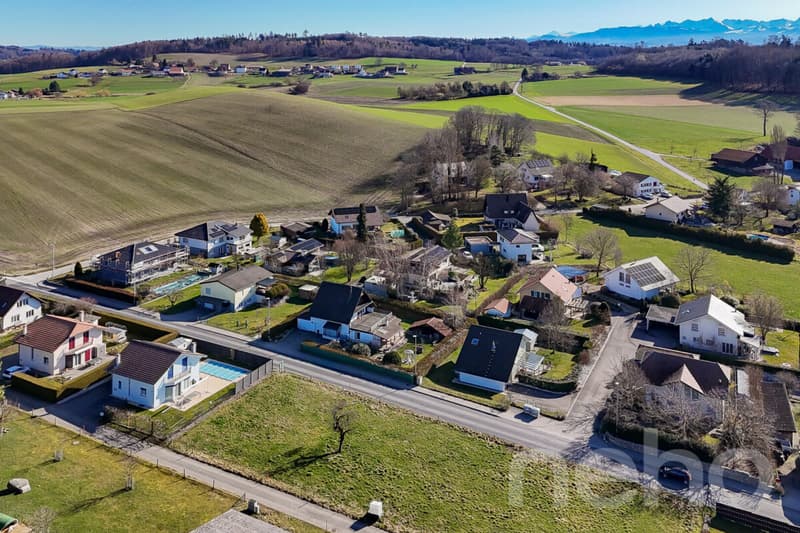 Villa individuelle rénovée avec rooftop et vue dégagée (2)