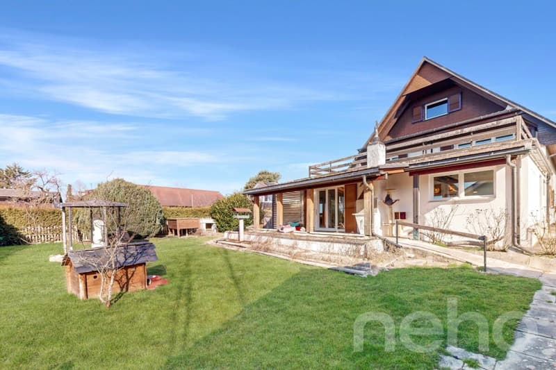 Villa individuelle rénovée avec rooftop et vue dégagée (3)