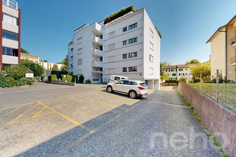 Zentrale 2.5-Zimmer-Wohnung mit Parkplatz und Potenzial (10)