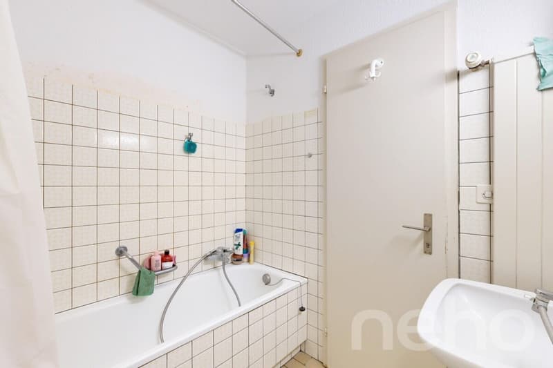 Zentrale 2.5-Zimmer-Wohnung mit Parkplatz und Potenzial (5)