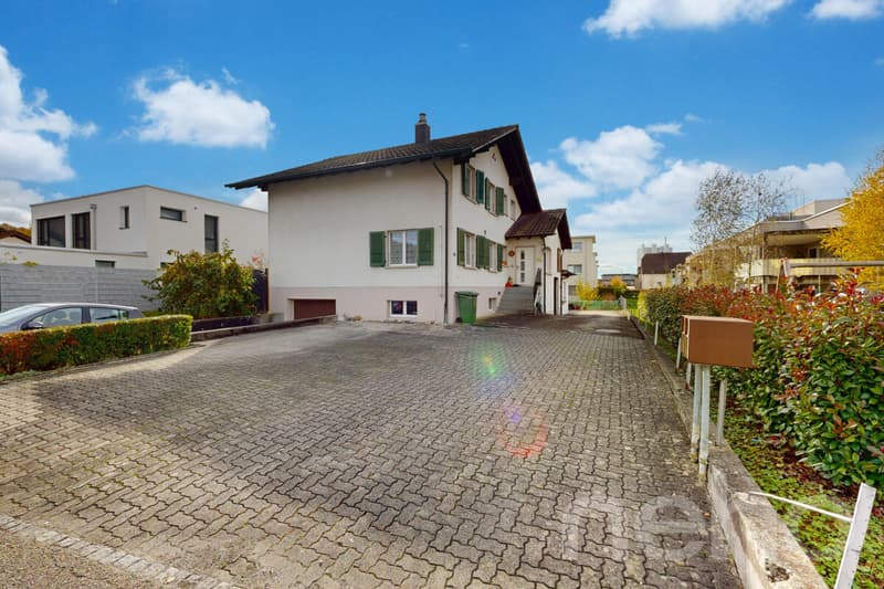 Familiendomiziel mit Dachgeschosswohnung, Werkstatt und Schopf (1)