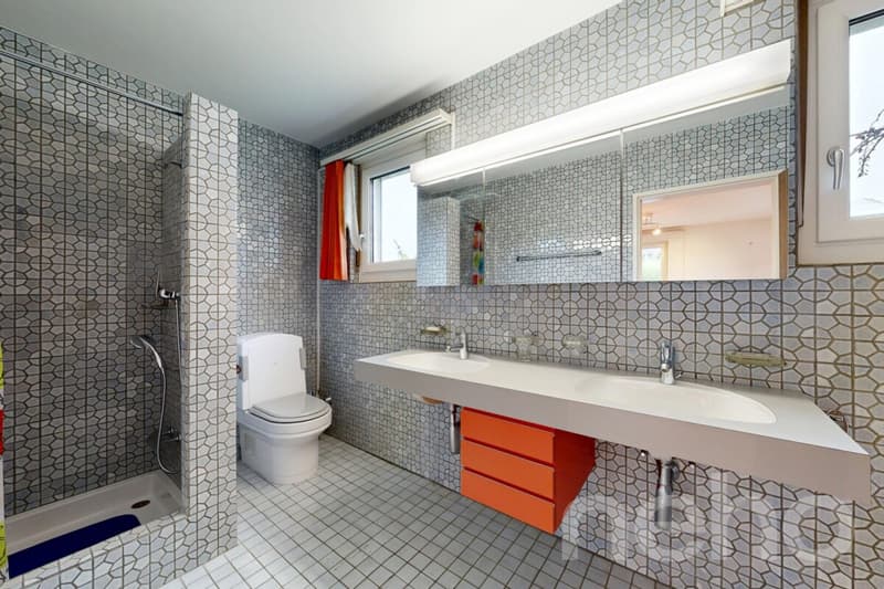 Badezimmer en Suite im Erdgeschoss