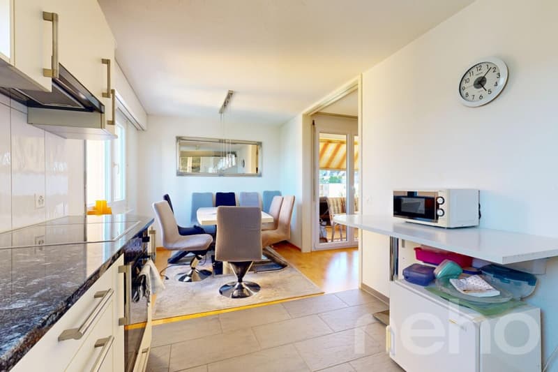 Attraktive 3.5-Zimmer-Wohnung mit teilweisem Seeblick in Horgen (7)