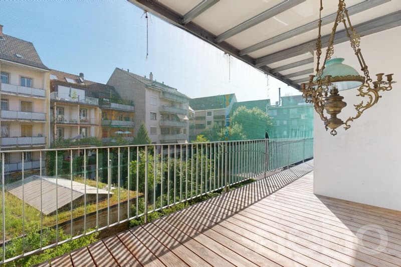 Stylisches Loft-Wohngefühl mit zwei Balkonen in Basel (1)