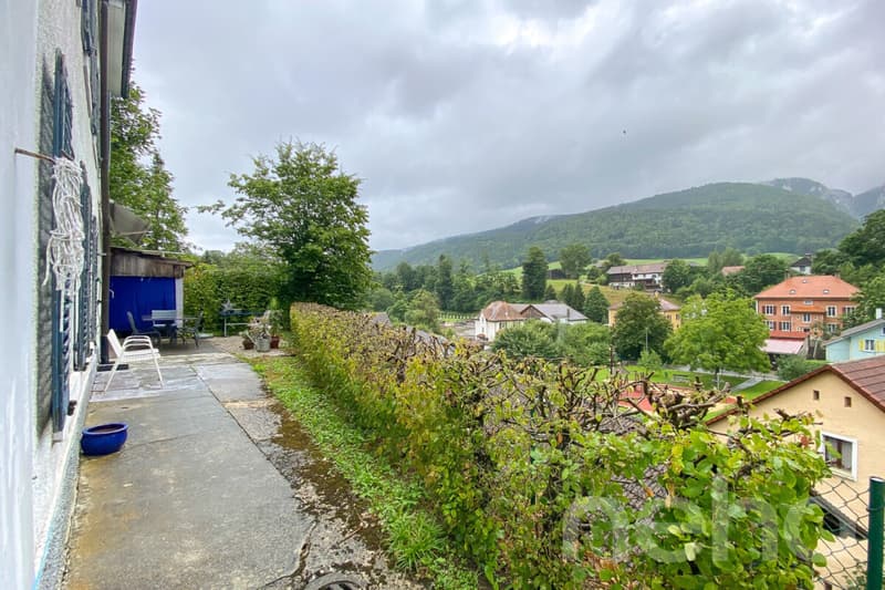 Maison de caractère rénovée : vue Jura, calme et fort potentiel (9)