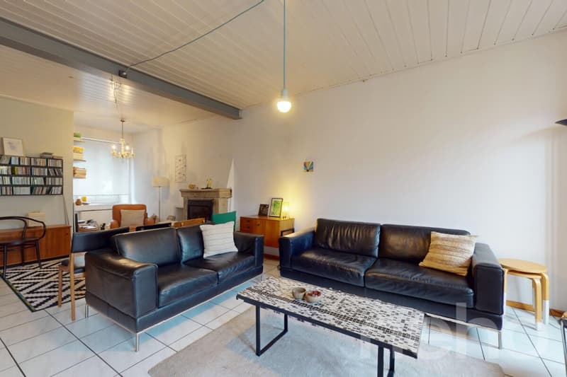 Maison de caractère rénovée : vue Jura, calme et fort potentiel (4)