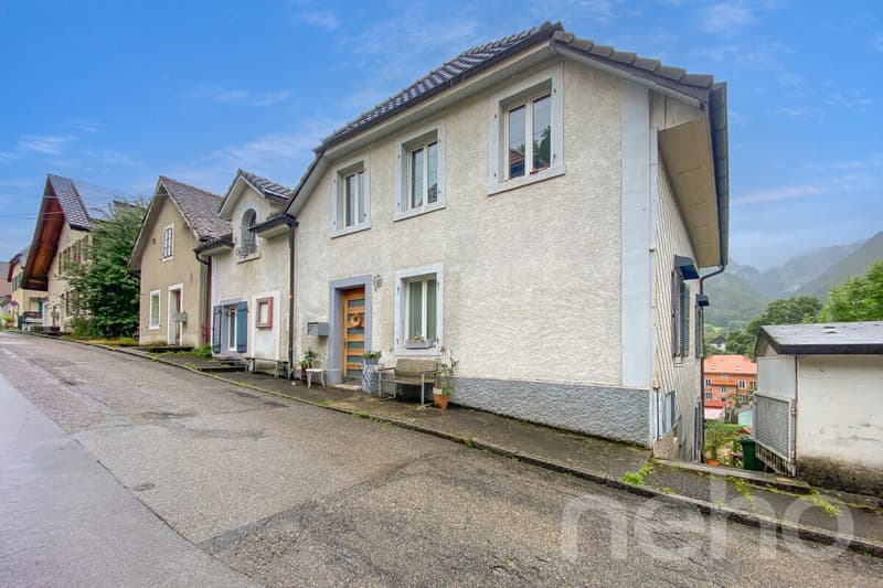 Maison de caractère rénovée : vue Jura, calme et fort potentiel (12)