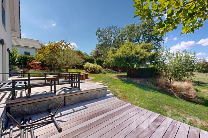 Exklusives 5.5-Zimmer EFH mit traumhaftem Garten und Wellness-Oase (12)