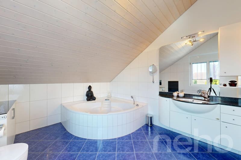 Stilvolles Zuhause mit unverbaubarer Aussicht und Pool (7)