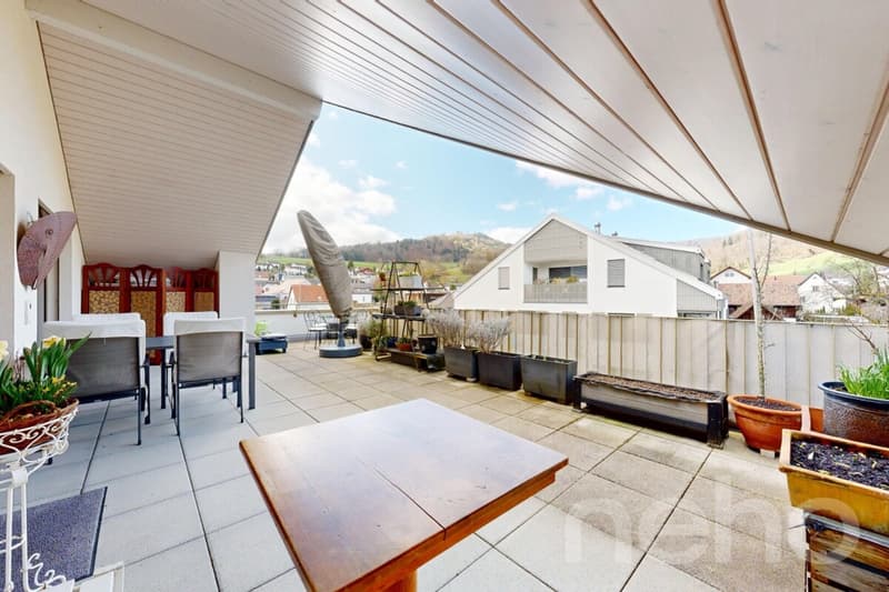 Exklusive 5.5-Attika mit Terrasse, Sauna und viel Platz (10)