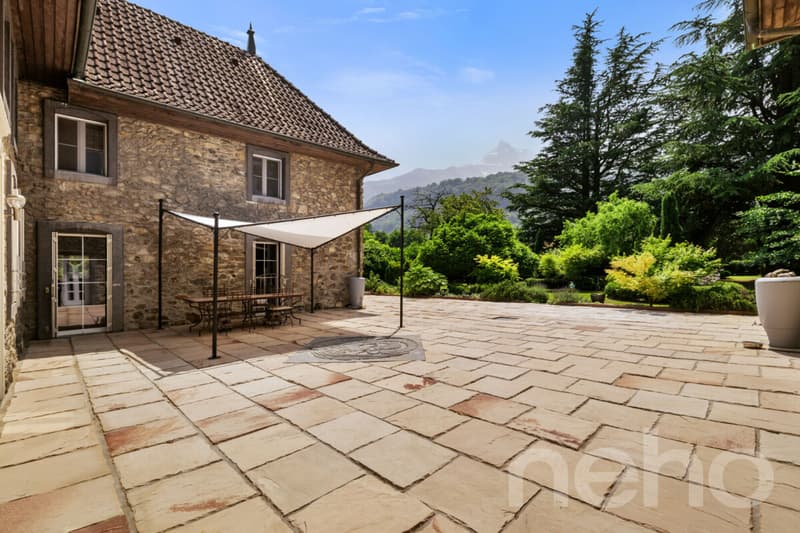 Exclusif: Magnifique propriété avec maison de maître et hangar (1)