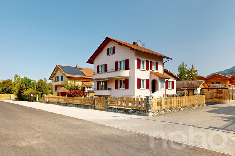 Maison multifamiliale à Broc ? 6,5 pièces et fort potentiel (1)