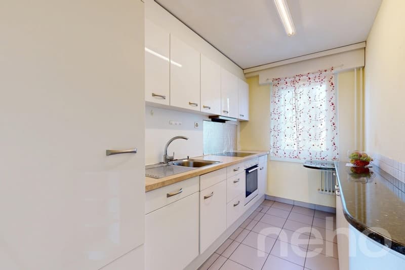 Ruhig gelegene 5-Zimmer-Wohnung mit Balkon und Tiefgaragenplatz (5)