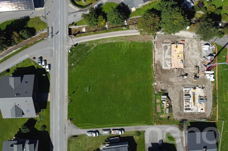 Exclusif: Magnifique terrain constructible à l'entrée du village (1)
