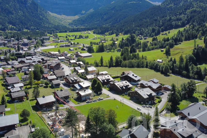 Exclusif: Magnifique terrain constructible à l'entrée du village (5)