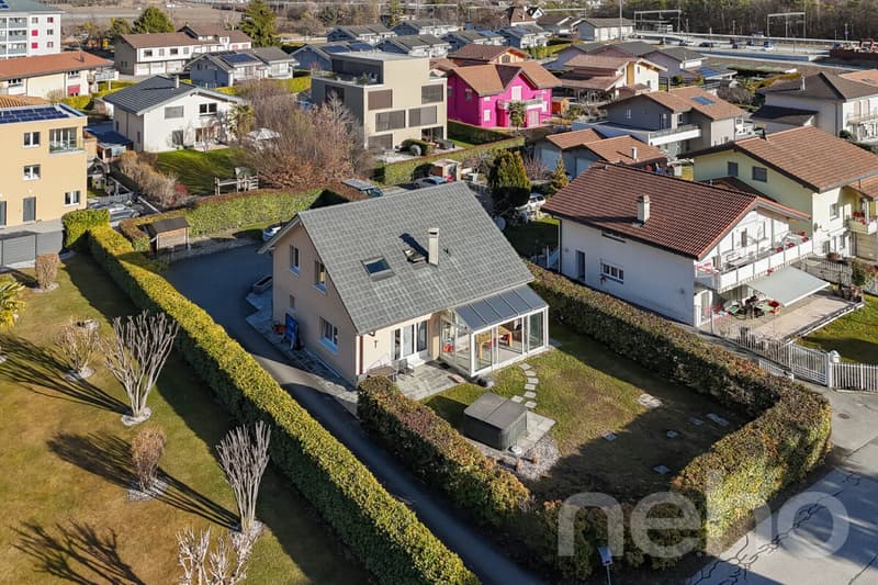 Belle maison familiale avec grand jardin à Ardon (2)