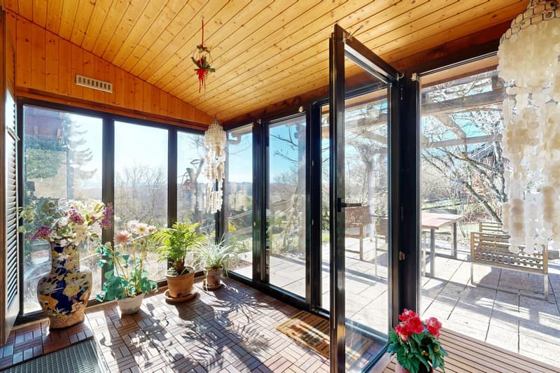 A 5 minutes d'Aubonne: grande villa nichée dans un écrin de verdure (9)