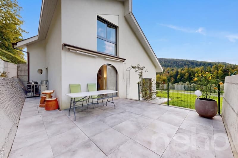 Villa in der Idylle mit Weitsicht auf die Berge (10)