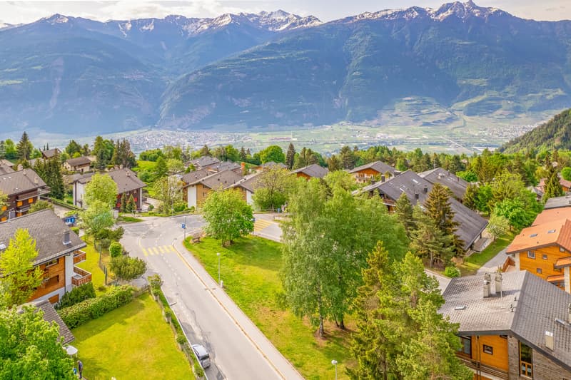 Terrain au centre d'Ovronnaz avec un bon potentiel de développement (3)