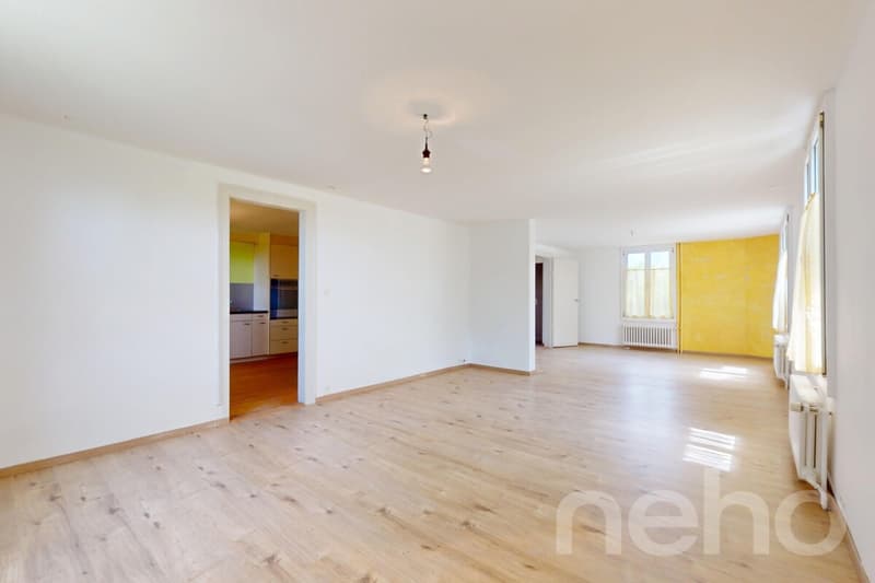 Zweifamilienhaus im Grünen mit 400 m² gewerblich nutzbarem Schuppen (5)
