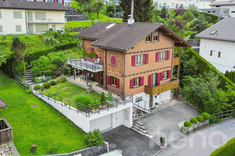 Einfamilienhaus mit Chalet Charakter. Sonnenlage mit Weitsicht (2)