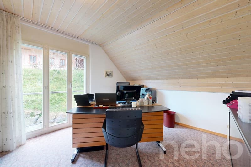 Stilvolles 6.5-Zimmerhaus in erhöhter Lage mit Weitblick (5)