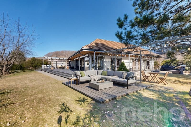 Villa d?exception avec vue panoramique sur le lac (5)