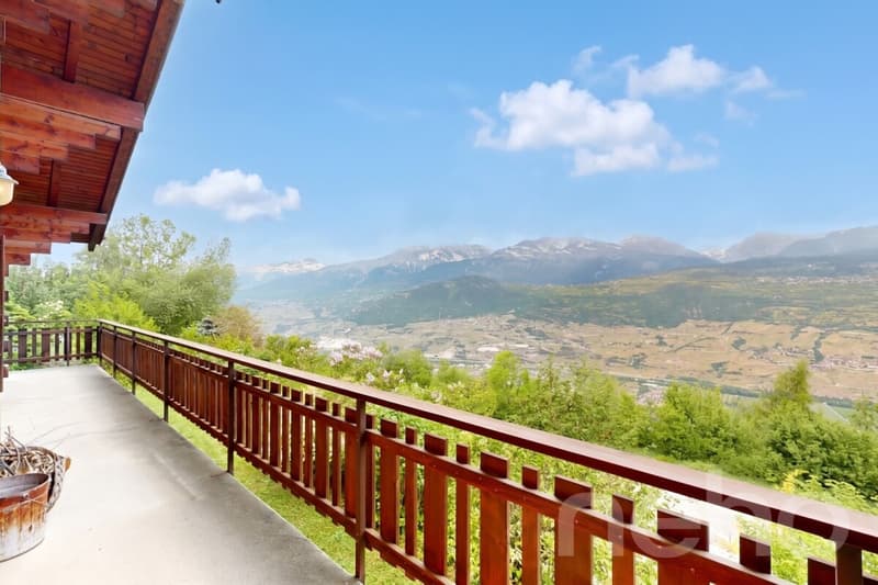 Authentique chalet en madriers avec vue imprenable (4)