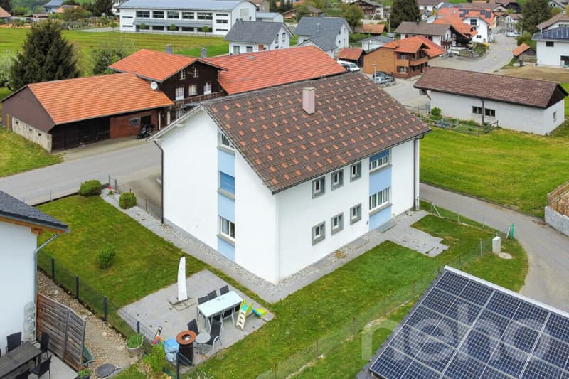 Mehrfamilienhaus im grünen Plasselb (5)