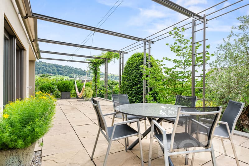 Exklusive Villa mit Wellnessbereich und Panorama-Aussicht (11)