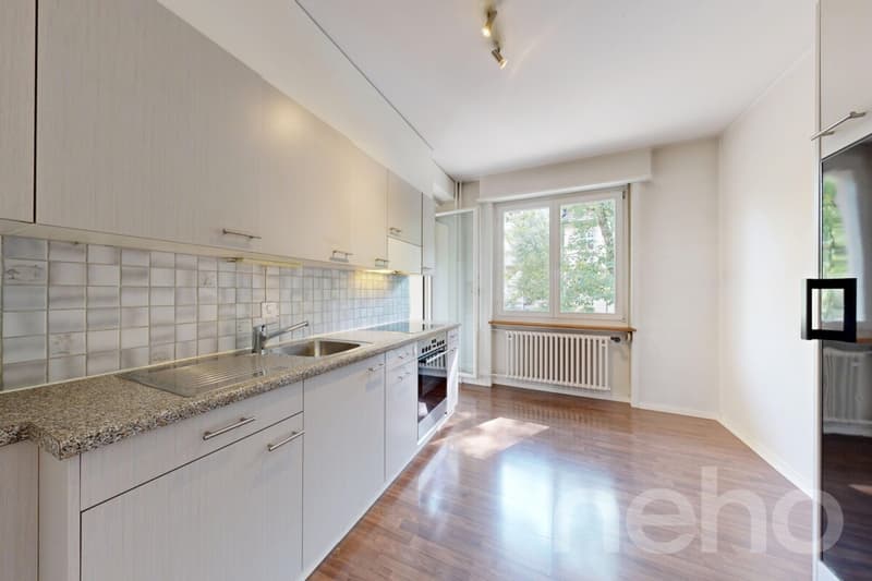 Charmante 2.5-Zimmer-Wohnung mit eigener Garage im Monbijou (1)