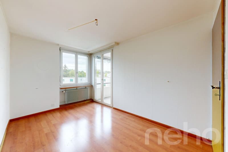 4.5 Zimmer Wohnung mit Südbalkon und viel Potenzial in Effretikon (2)