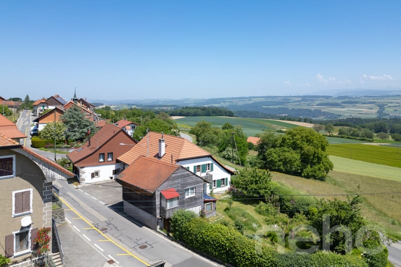 Maison de caractère avec 3 logements, jardin et vue ? fort potentiel (4)