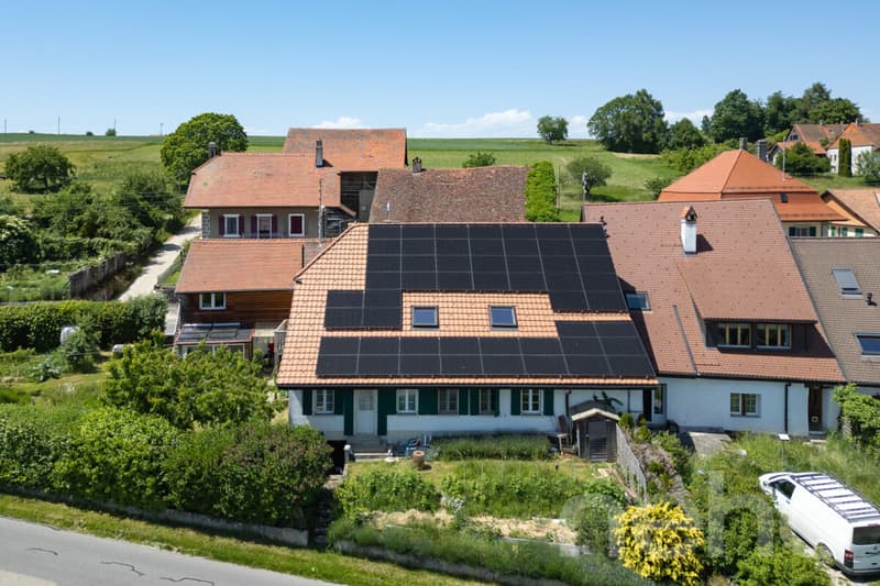 Maison de caractère avec 3 logements, jardin et vue ? fort potentiel (1)