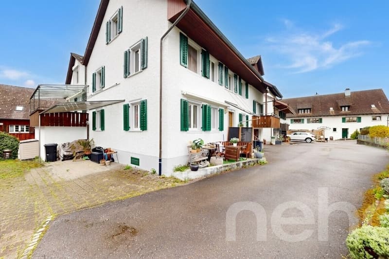 Gepflegtes 2-Familienhaus mit 835 m² Baulandparzelle (12)