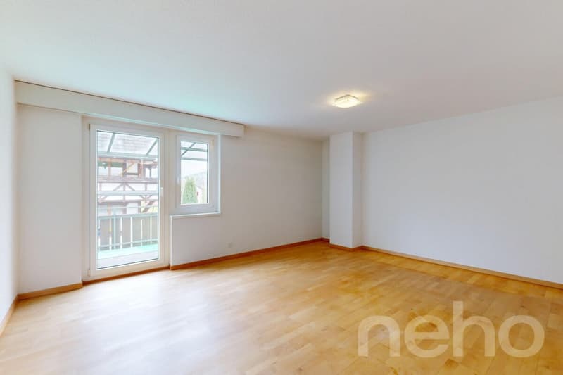 Gepflegtes 2-Familienhaus mit 835 m² Baulandparzelle (8)