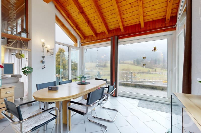 Une villa baignée de lumière, suspendue entre ciel et montagnes (9)