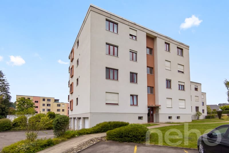 4-Zimmerwohnung im obersten Stock mit Balkon und Cheminée (3)