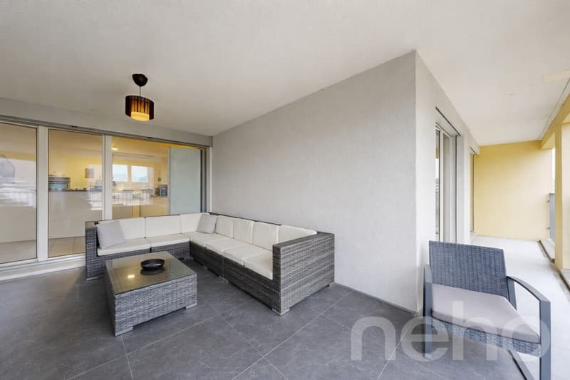 Grosse 5.5-Zimmer Wohnung mit unverbaubarer Aussicht in Schlieren (12)