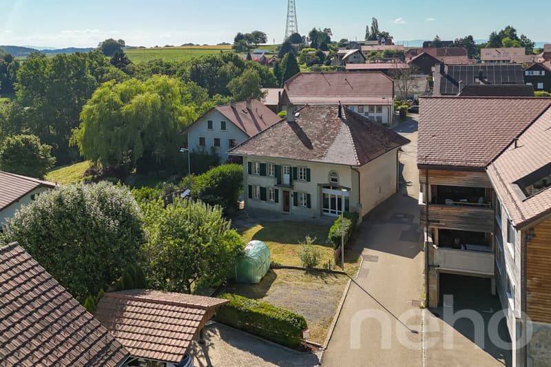 Deux duplex au c?ur d?un ancien bâtiment de charme (10)