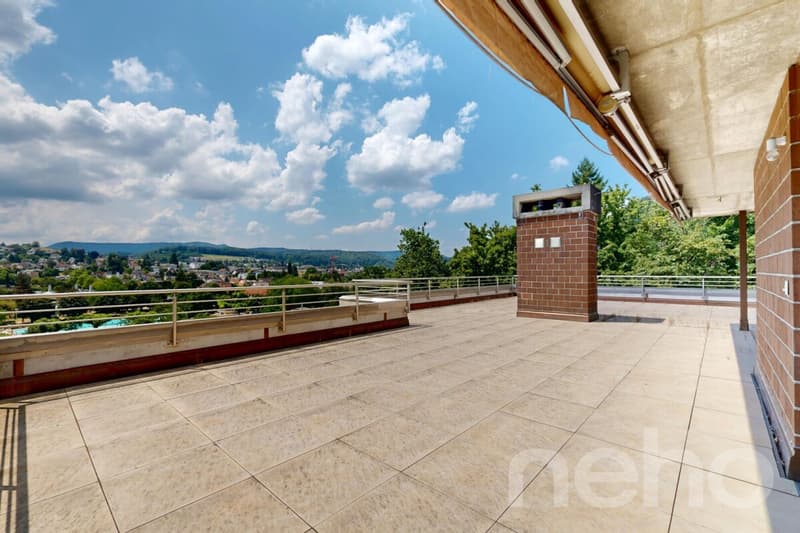 Exklusive Terrassenwohnung mit 189 m² Terrassen und Jura-Aussicht (11)