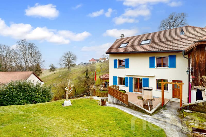 Magnifique villa individuelle avec faibles charges et cadre idyllique (1)