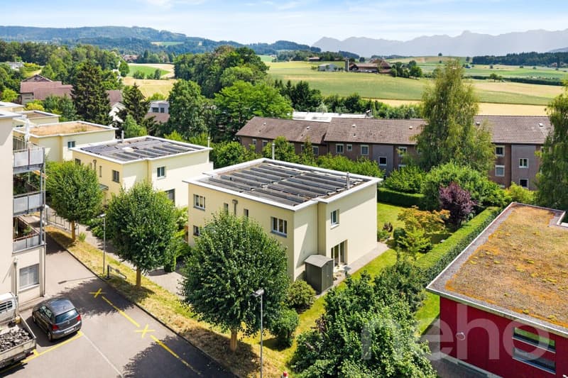 Familienfreundliche Doppelhaushälfte mit grossem Garten (2)