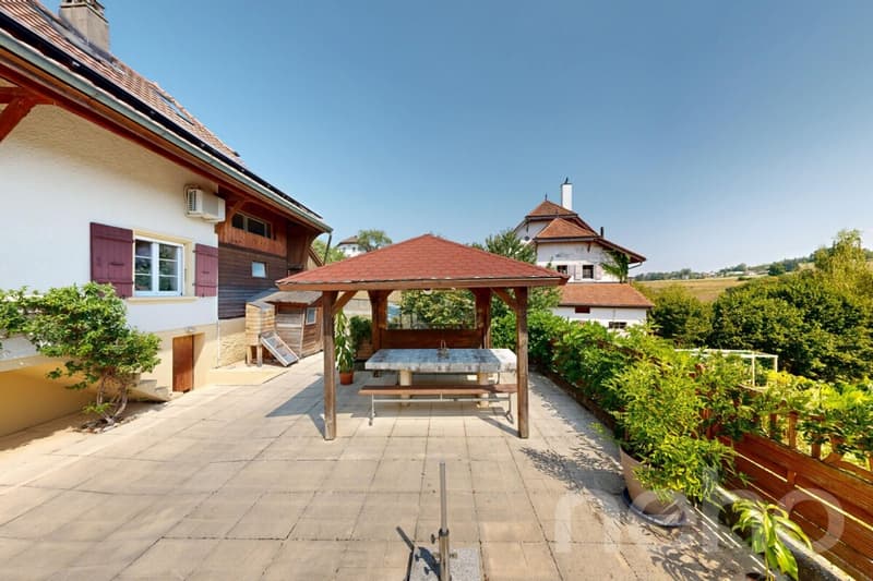 Maison rénovée avec jardin, étang et vue dégagée à 5 min d?Avenches (5)