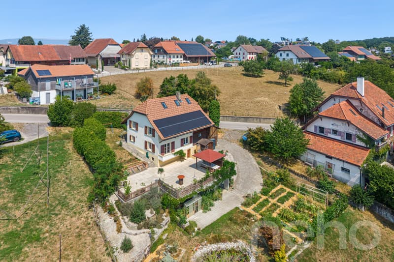 Maison rénovée avec jardin, étang et vue dégagée à 5 min d?Avenches (2)