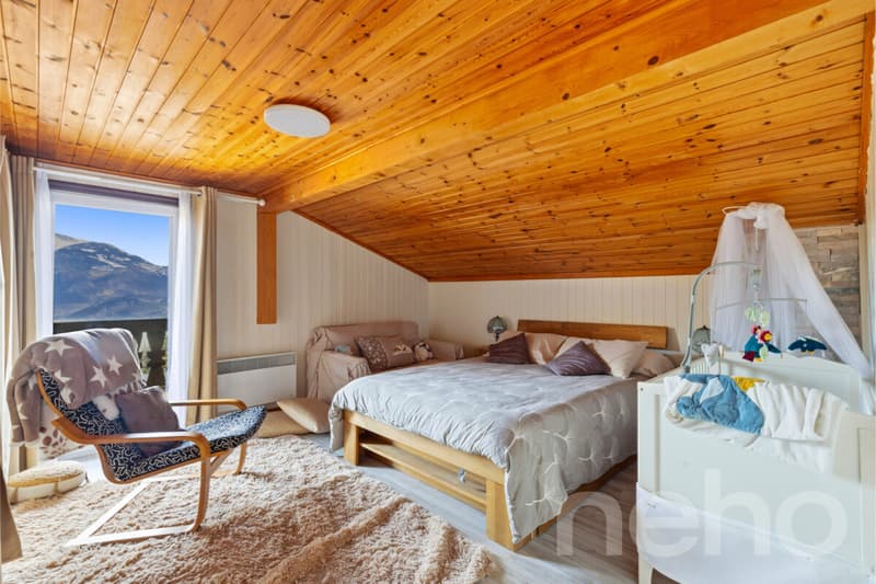 Chalet 8.5 + studio indépendant et vue dégagé dans un quartier calme (5)