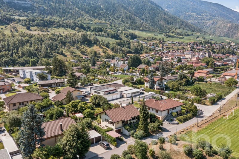 Magnifique propriété avec grand terrain à Chalais (1)