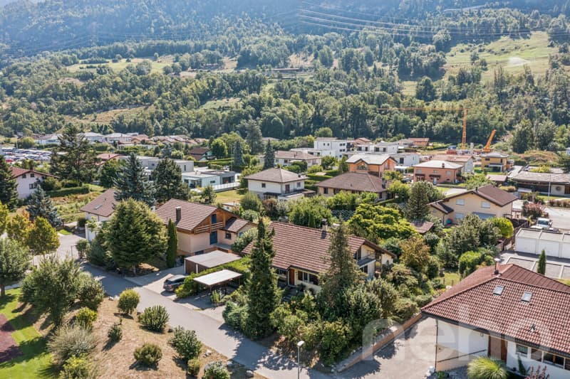 Magnifique propriété avec grand terrain à Chalais (2)