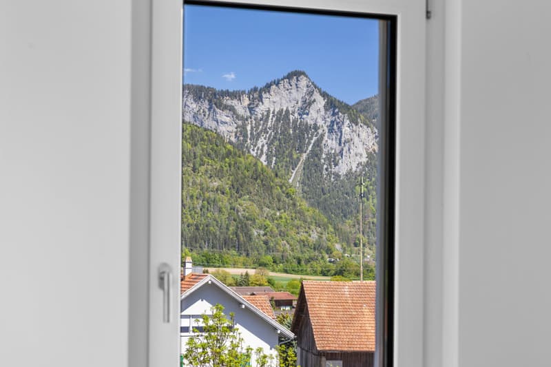 Hochwertige 5.5-Zimmer-Dachwohnung mit Bergsicht in Bonaduz (12)