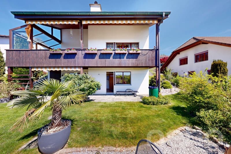 Freistehendes 6.5-Zimmer-Einfamilienhaus mit unverbaubarer Aussicht (2)